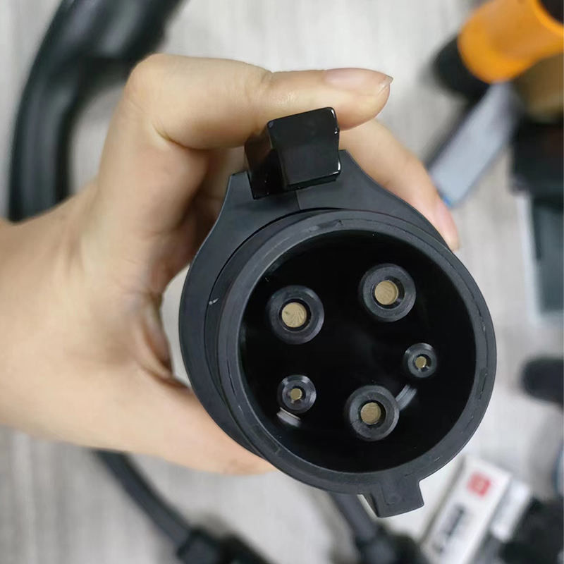 An toàn di động 60A 250V Tesla đến Type1 EV Charger Adapter với cáp cho bộ sạc xe điện